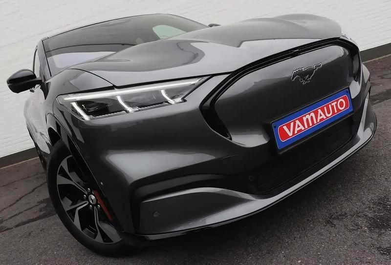 Gris Utilisé 2023 Ford Mustang Mach-E Premium SUV | 33 950 € (Prix juste) - Image 1/4