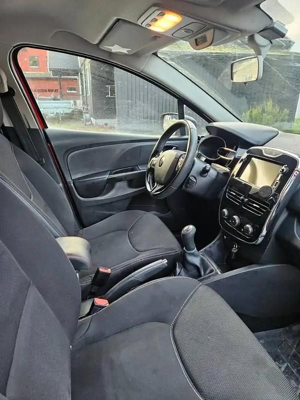 Occasion Renault Clio GrandTour Expression 90 ch (66 kW) 2013 Rouge Break