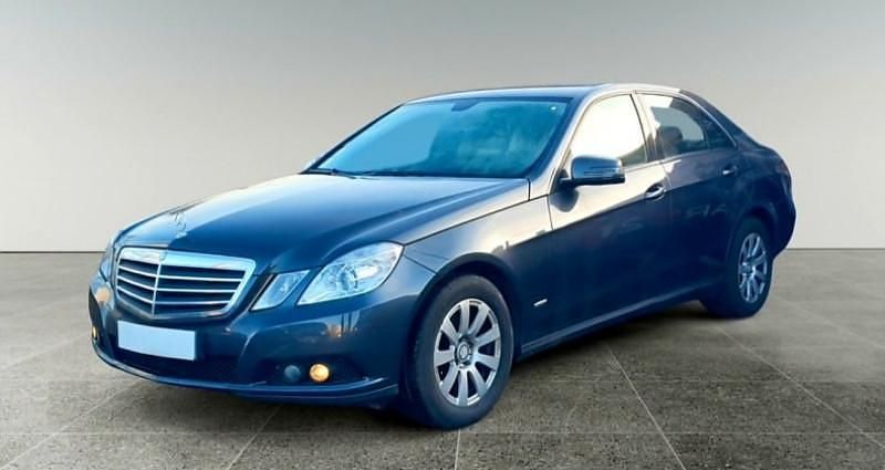 Utilisé 2010 Mercedes E200 Elegance Berline | 7 000 € - Image 1/4