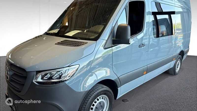 Gris Nouvelle 2025 Mercedes Sprinter Van | 62 990 € - Image 1/4