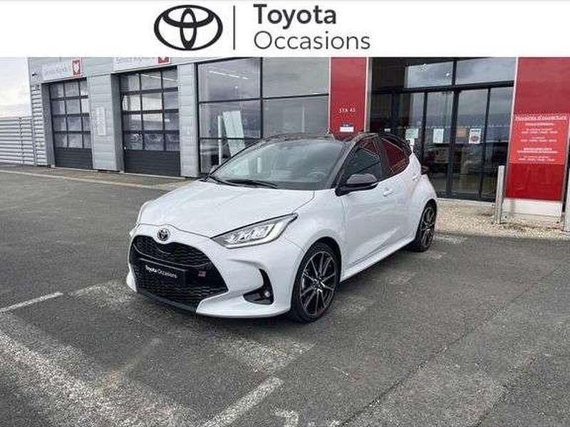 Utilisé 2024 Toyota Yaris Hybrid Sport Berline | 23 890 € (Prix assez cher) - Image 1/1