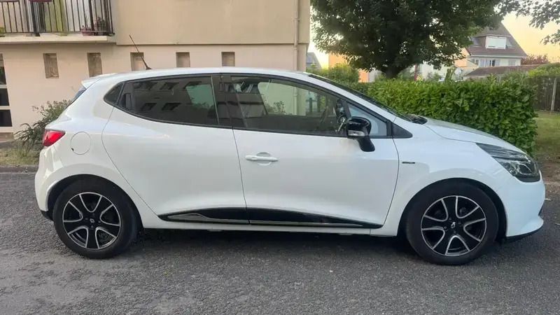 Utilisé 2014 Renault Clio IV Dynamique Berline | 9 900 € (Prix cher) - Image 1/4