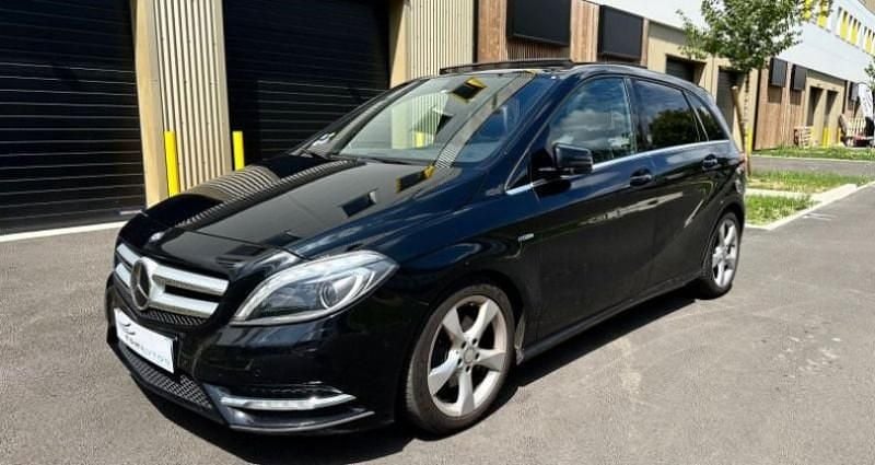 Noir Utilisé 2012 Mercedes B180 Monospace | 10 990 € - Image 1/4