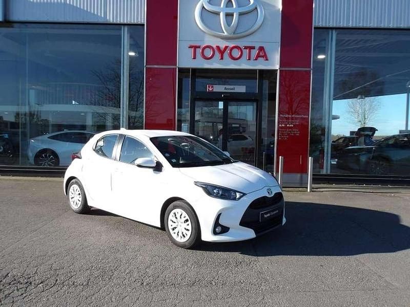 Occasion Toyota Yaris Hybrid 94 ch (69 kW) 2021 Blanc Berline