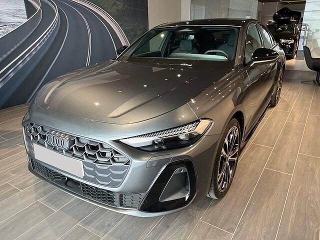 Gris daytona nacré Utilisé 2025 Audi A5 Design Coupé | 70 990 € - Image 1/4