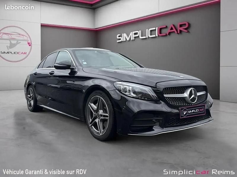 Noir Utilisé 2018 Mercedes C220 AMG line Berline | 28 480 € (Prix juste) - Image 1/4