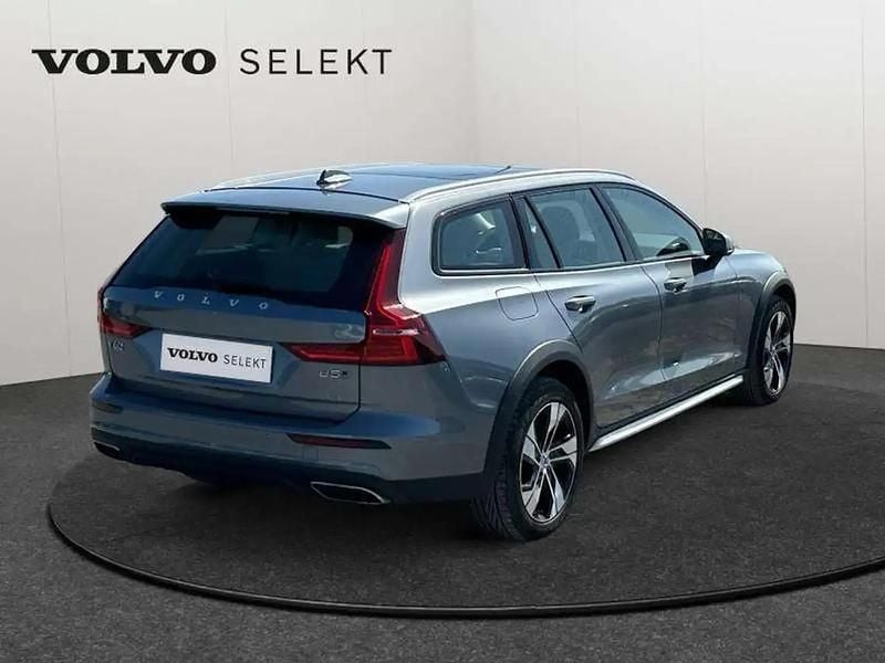 Occasion Volvo V60 CC Momentum 250 ch (183 kW) 2021 Gris Break