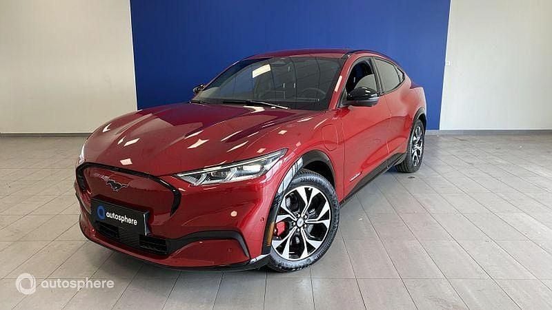 Rouge Nouvelle 2025 Ford Mustang Mach-E Extended Range SUV | 66 150 € - Image 1/4