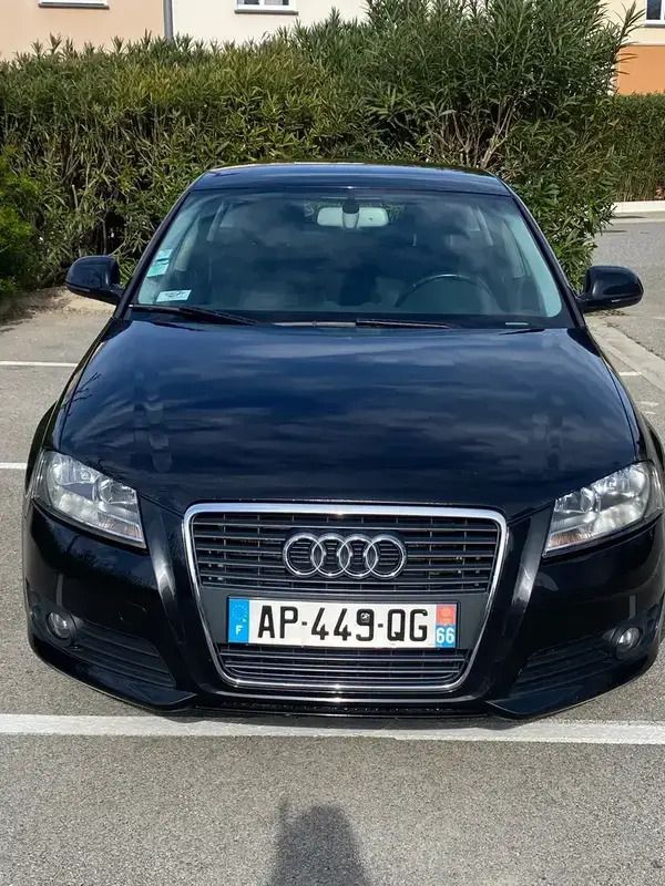Noir Utilisé 2010 Audi A3 Sportback Business Berline | 7 800 € - Image 1/4