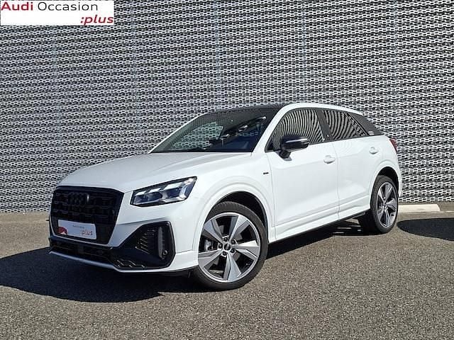 Blanc glacier métallisé Utilisé 2024 Audi Q2 Black Edition SUV | 38 990 € - Image 1/4