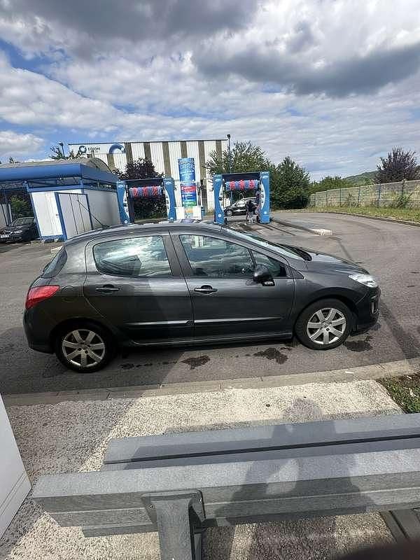Image 3/4