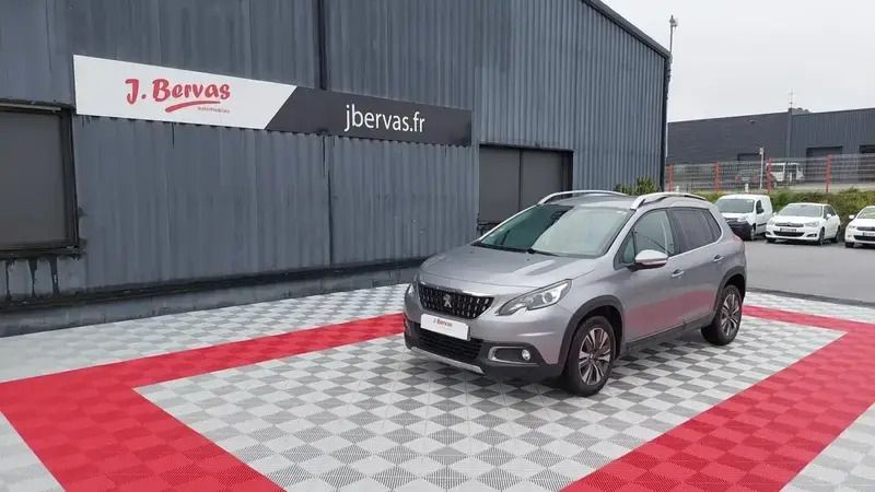 Gris Utilisé 2019 Peugeot 2008 Allure SUV | 17 990 € (Prix cher) - Image 1/4