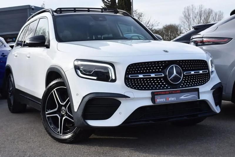 Blanc Utilisé 2020 Mercedes GLB180 AMG line SUV | 27 900 € (Prix juste) - Image 1/4