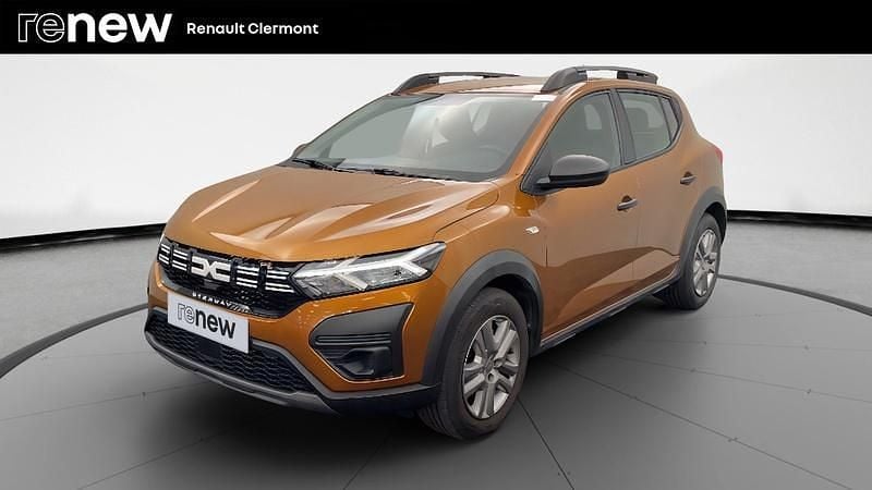 Orange Utilisé 2023 Dacia Sandero Essentiel Citadine | 14 490 € (Prix juste) - Image 1/4