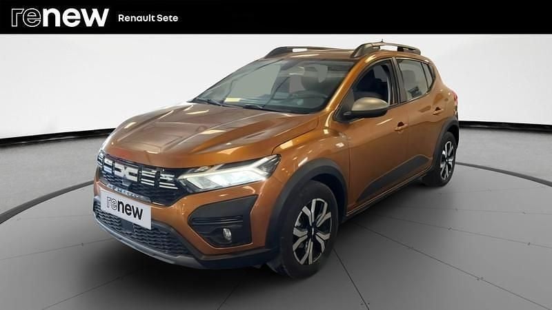 Orange Utilisé 2023 Dacia Sandero Expression Citadine | 16 970 € (Prix assez cher) - Image 1/4