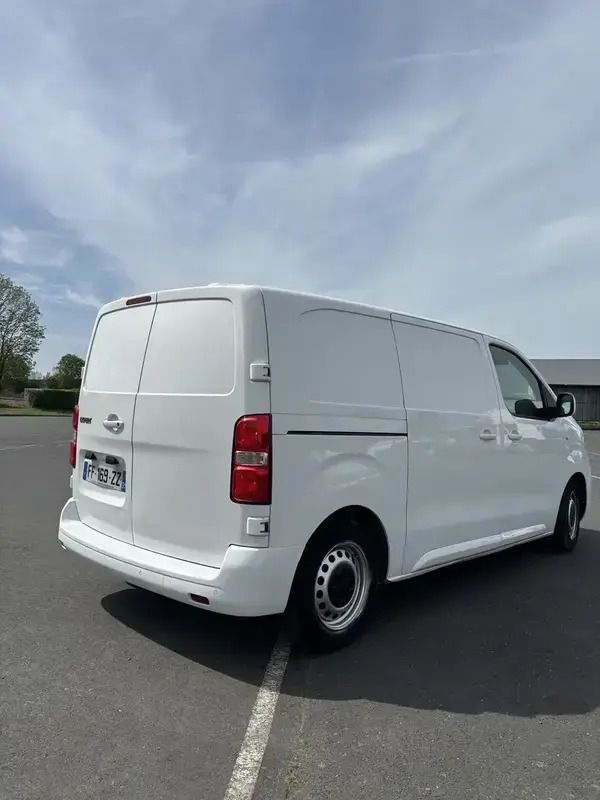 Utilisé 2019 Peugeot Expert Premium Van | 10 990 € - Image 1/4