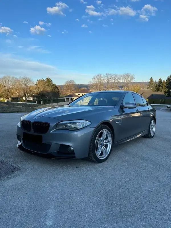 Noir Utilisé 2012 BMW 525 Sport Line Berline | 15 700 € - Image 1/4
