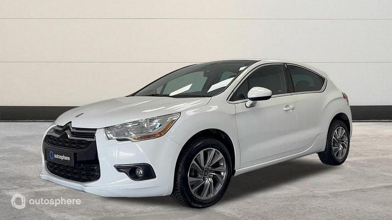 Blanc Utilisé 2015 DS Automobiles DS4 Chic Berline | 8 999 € (Prix juste) - Image 1/4
