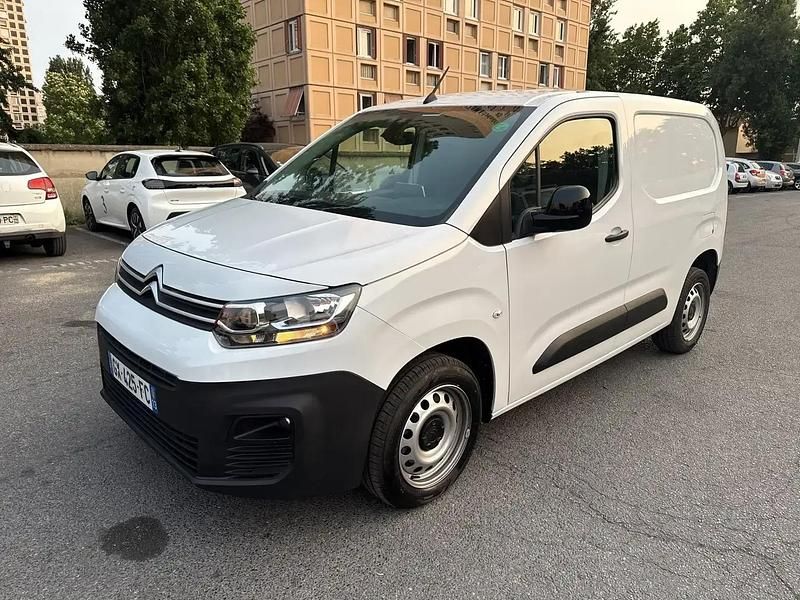 Blanc Utilisé 2024 Citroën Berlingo Comfort Monospace | 12 500 € - Image 1/4
