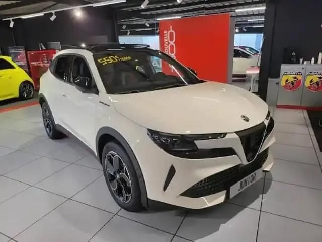 Blanc Utilisé 2024 Alfa Romeo Junior Edizione Speciale SUV | 33 990 € (Bon prix) - Image 1/4