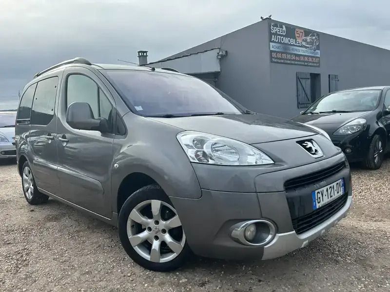 Blanc Utilisé 2010 Peugeot Partner Monospace | 4 999 € (Prix juste) - Image 1/4