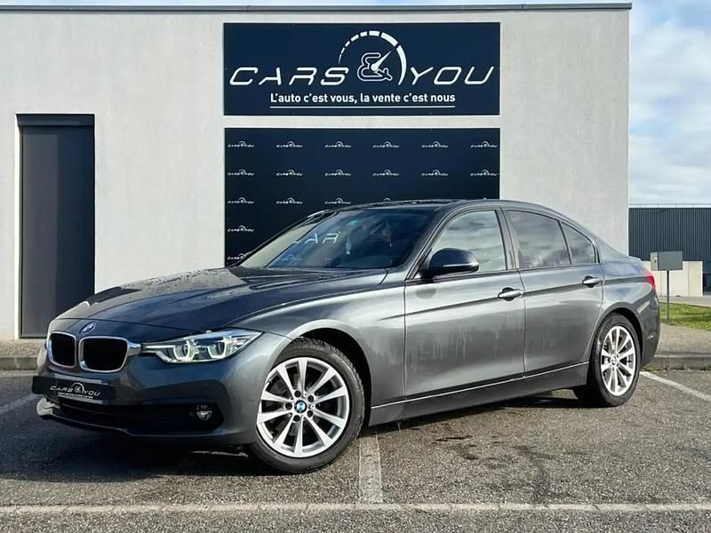 Gris Occasion 2018 BMW 318 Comfort Edition Berline | 16 490 € (Bon prix) - Image 1/4