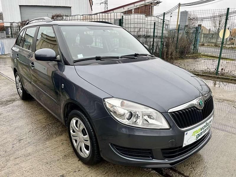 Occasion Skoda Fabia Ambition 105 ch (77 kW) 2011 Bleu Break