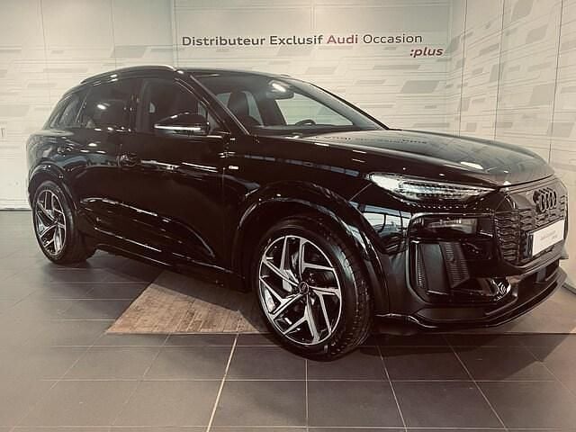 Noir mythique métallisé Occasion 2025 Audi Q6 e-tron Performance SUV | 69 989 € (Prix juste) - Image 1/4