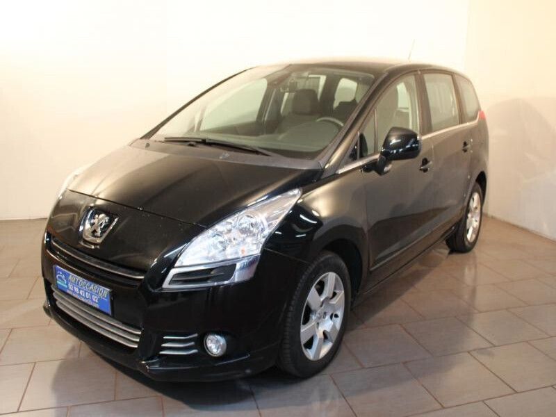 Noir Utilisé 2011 Peugeot 5008 Active Monospace | 10 990 € (Prix cher) - Image 1/4