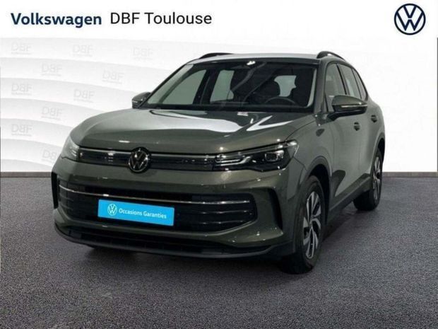 Vert Utilisé 2024 VW Tiguan Life SUV | 35 889 € (Prix juste) - Image 1/4