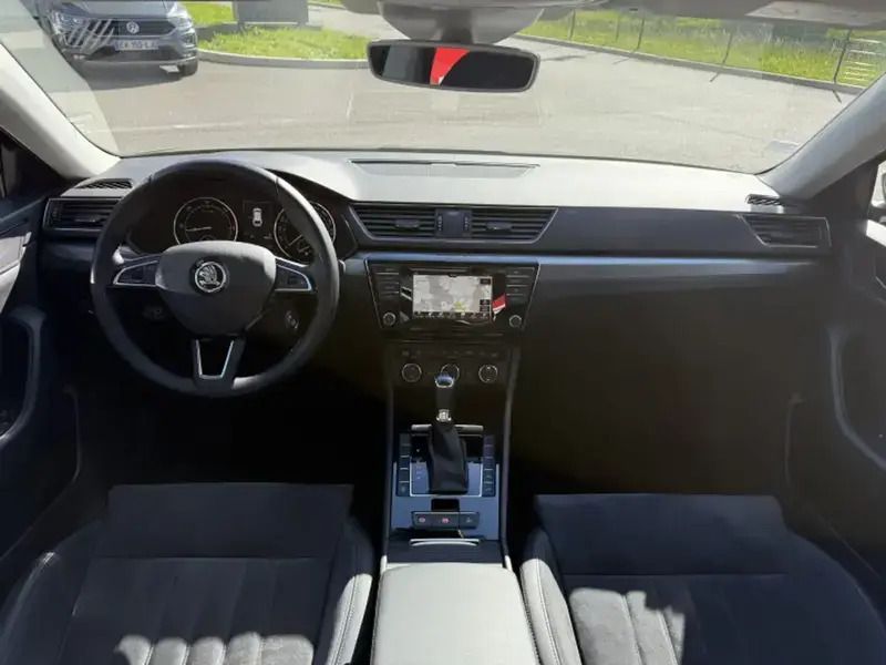 Image 2/4