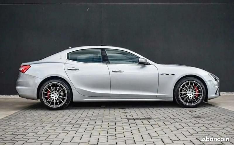 Gris Utilisé 2019 Maserati Ghibli Berline | 45 900 € (Bon prix) - Image 1/4