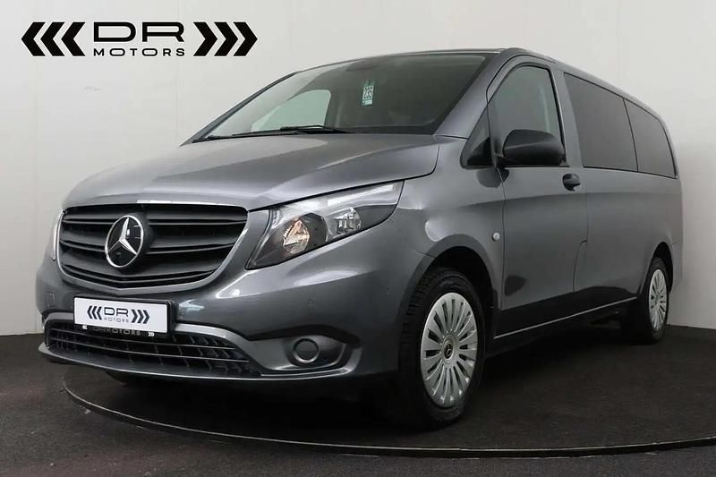 Gris Utilisé 2023 Mercedes Vito Monospace | 43 995 € (Prix assez cher) - Image 1/2