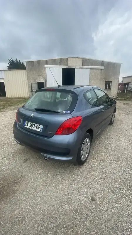 Image 2/4