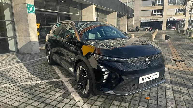 Noir Occasion 2024 Renault Scenic E-Tech Iconic SUV | 39 890 € - Image 1/4