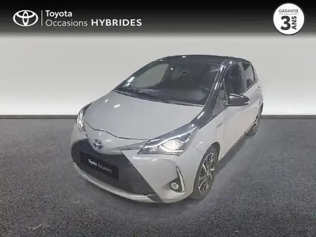 Occasion Toyota Yaris Hybrid 100 ch (73 kW) 2018 Gris manhata Berline