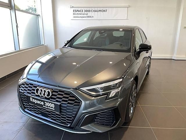 Gris daytona nacré Utilisé 2024 Audi A3 Sportback e-tron S-Line Citadine | 46 400 € - Image 1/4