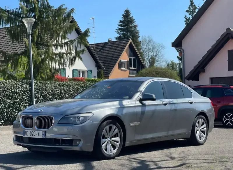 Gris Utilisé 2011 BMW 740 Sport Line Berline | 8 499 € - Image 1/4