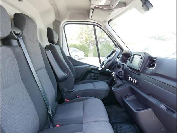 Blanc Utilisé 2023 Renault Master Van | 28 990 € (Prix cher) - Image 1/2