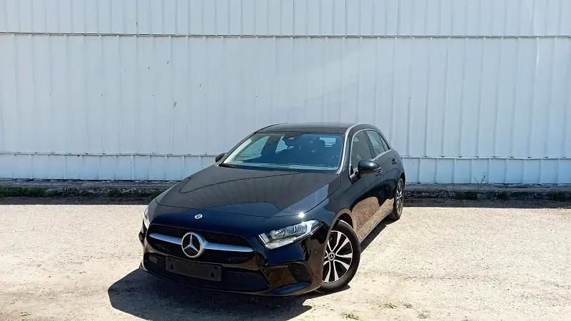 Noir Utilisé 2022 Mercedes 180 Style Berline | 22 990 € (Prix juste) - Image 1/4