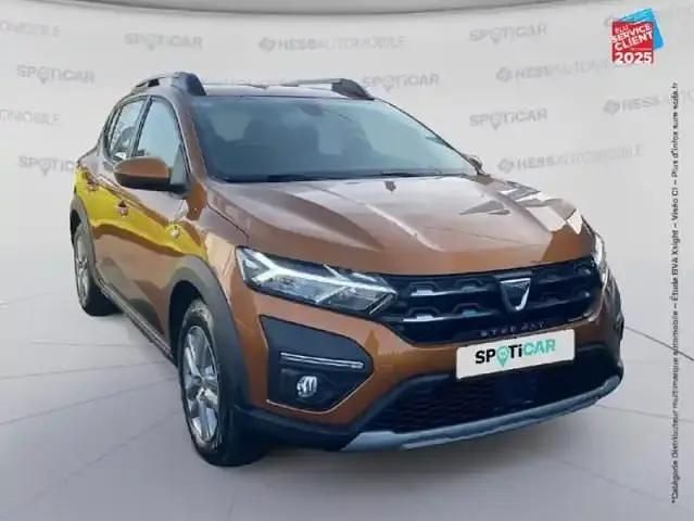 Occasion Dacia Sandero Expression 102 ch (75 kW) 2022 Orange Berline