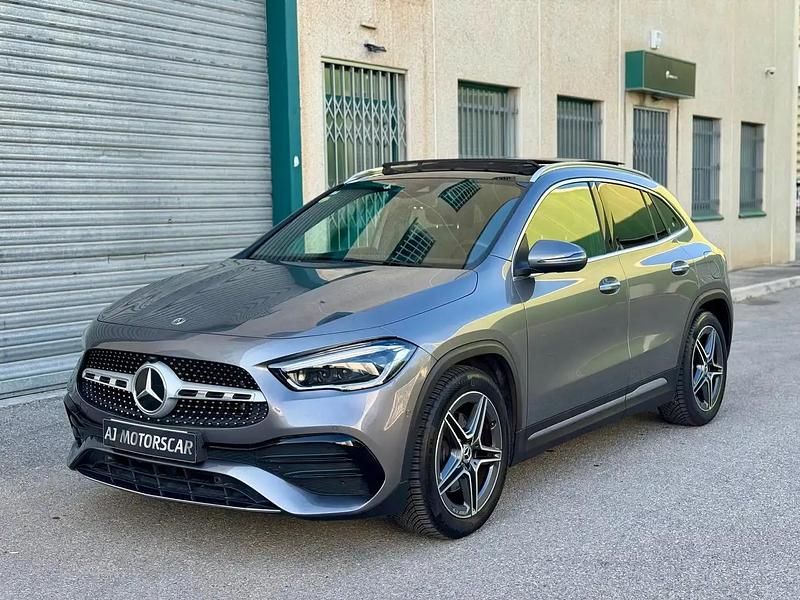 Argent Utilisé 2020 Mercedes GLA200 AMG line SUV | 34 990 € (Prix juste) - Image 1/4
