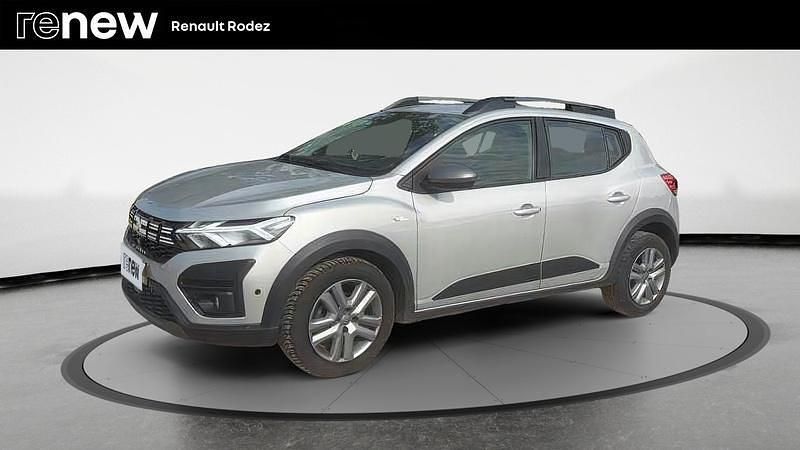 Gris Utilisé 2023 Dacia Sandero Expression Citadine | 14 590 € (Prix juste) - Image 1/4