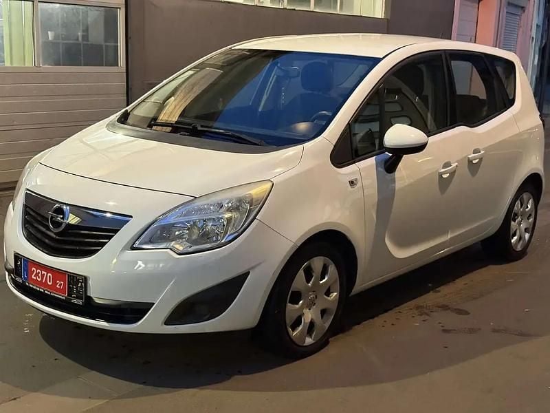 Blanc Occasion 2010 Opel Meriva Cosmo Monospace | 4 499 € (Prix juste) - Image 1/4