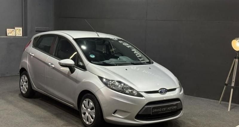 Occasion Ford Fiesta 91 ch (66 kW) 2010 Gris Citadine