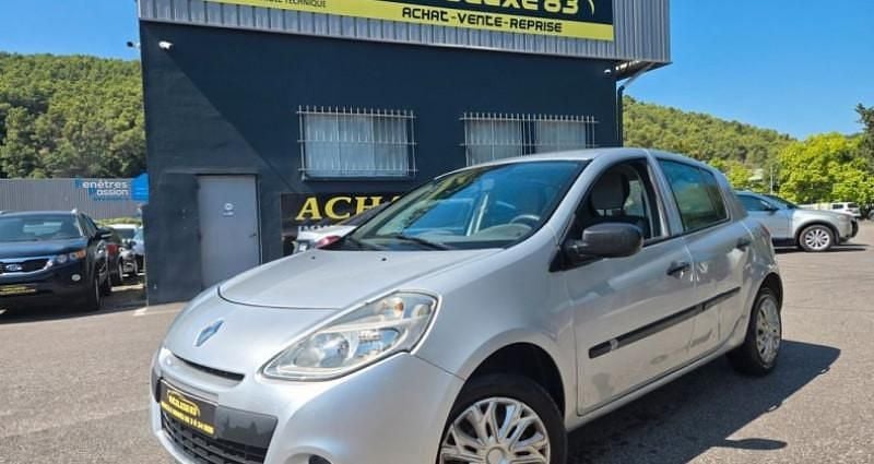 Utilisé 2011 Renault Clio II Citadine | 3 990 € (Bon prix) - Image 1/4