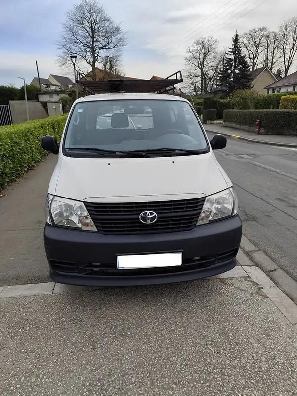 Utilisé 2008 Toyota HiAce Van | 8 500 € - Image 1/4