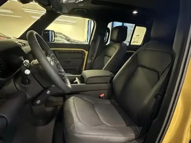 Nouvelle Land Rover Defender 2025 Jaune SUV