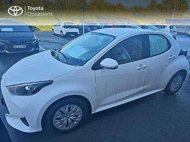 Blanc Occasion 2023 Toyota Yaris Hybrid Berline | 18 490 € (Prix juste) - Image 1/1