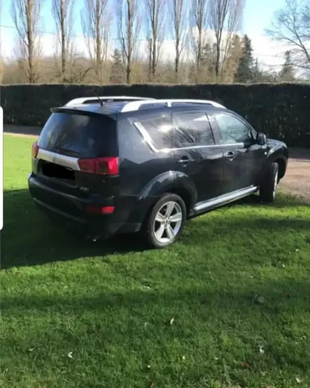 Image 2/4
